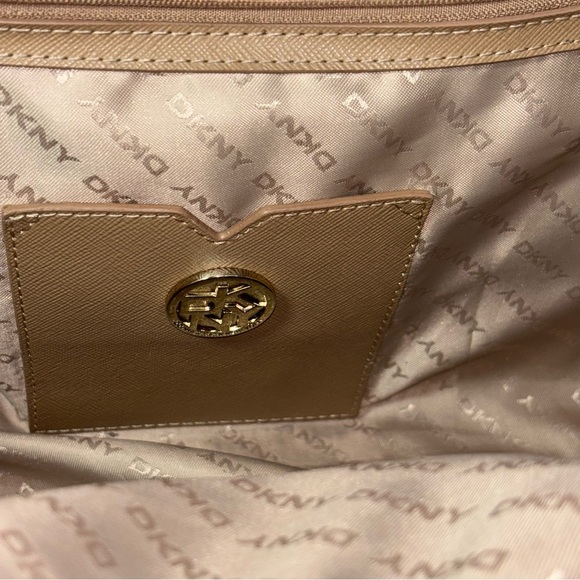 DKNY Women’s Carmel Saffiano Leather Doctor Satchel Bag - Picture 7 of 12